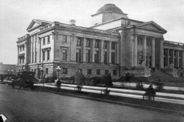 Want to take a Self-Guided Walking Tour of Downtown Vancouver? 1 Court House, now the Vancouver Art Gallery, 1920. City of Vancouver Archives #260-1194.018